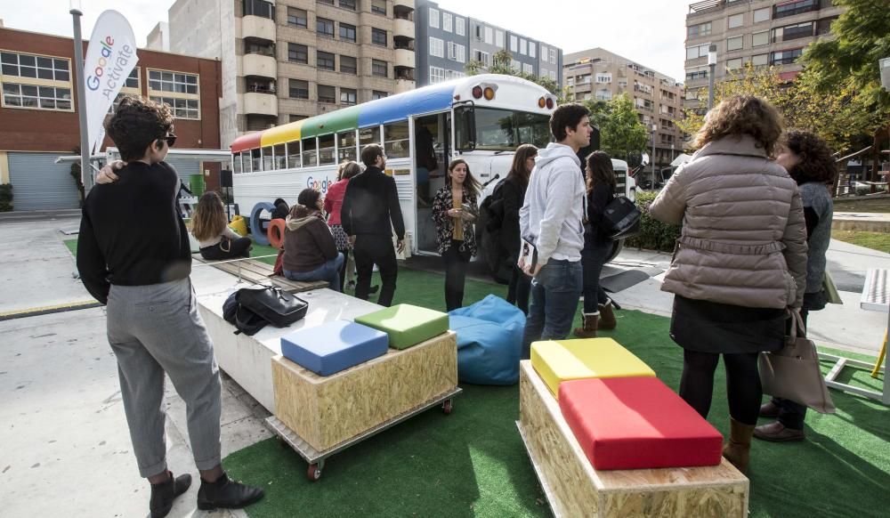 Presentación de Google Actívate en la plaza Séneca de Alicante