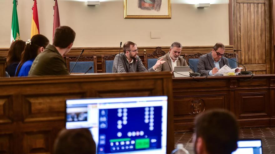 Plasencia baja la tasa por rodajes de cine y la Iglesia pagará el ICIO por sus obras