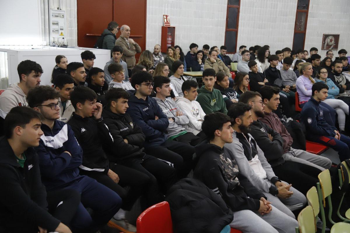 Asistentes a la conferencia de Fátima Gálvez.