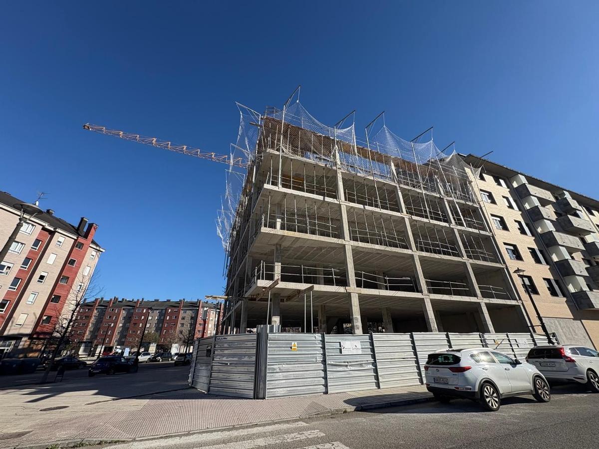 Obras de construcción de 60 pisos públicos de alquiler  asequible en La Felguera