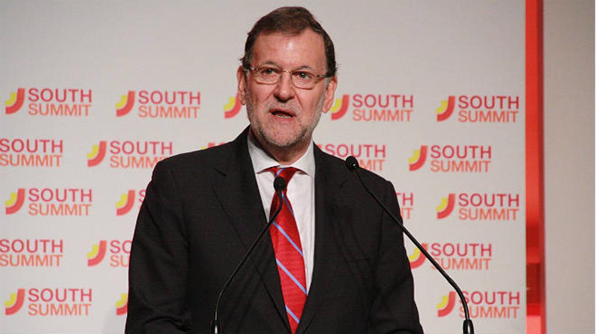 Rajoy dice que España tiene un proyecto común ilusionante y promete bajar más los impuestos.