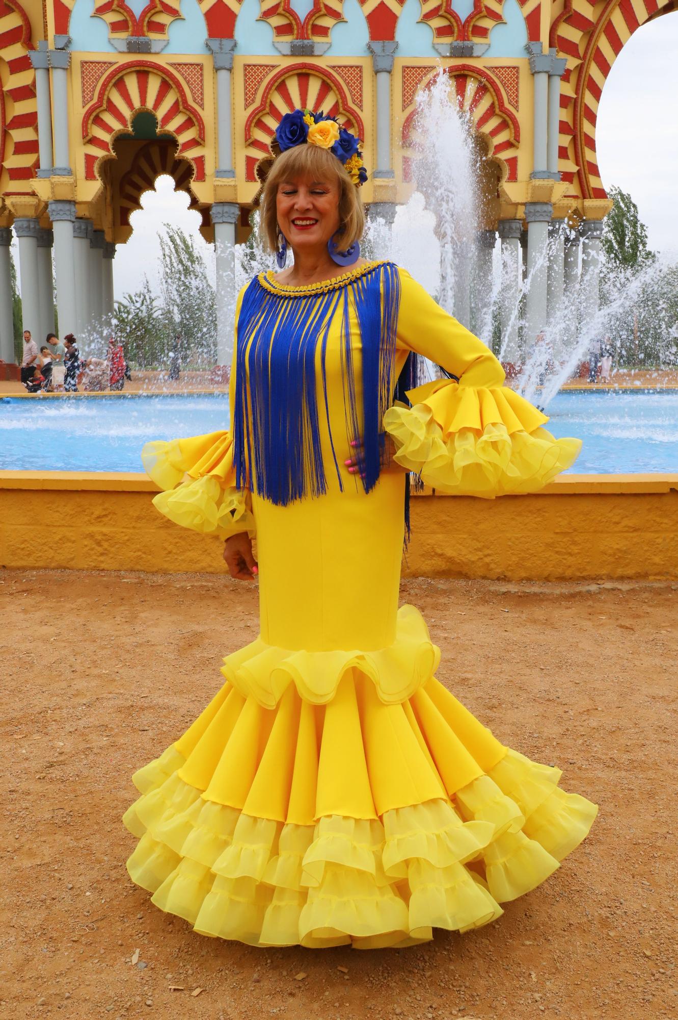 Trajes de gitana en El Arenal el últio día de Feria