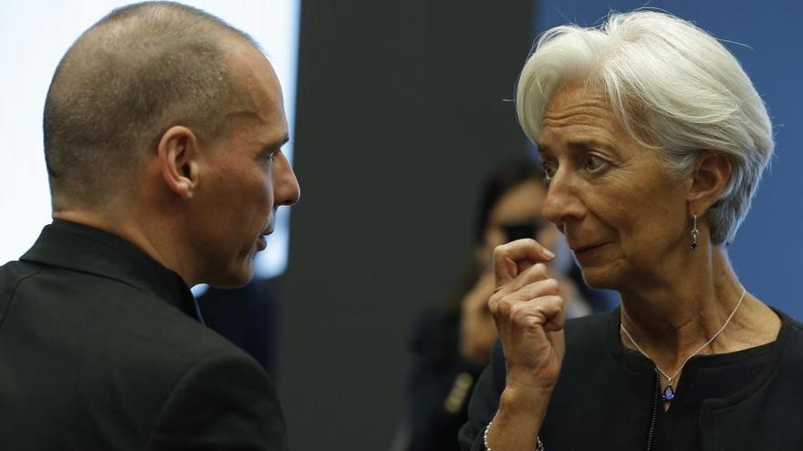 Yanis Varufakis saluda a Christine Lagarde