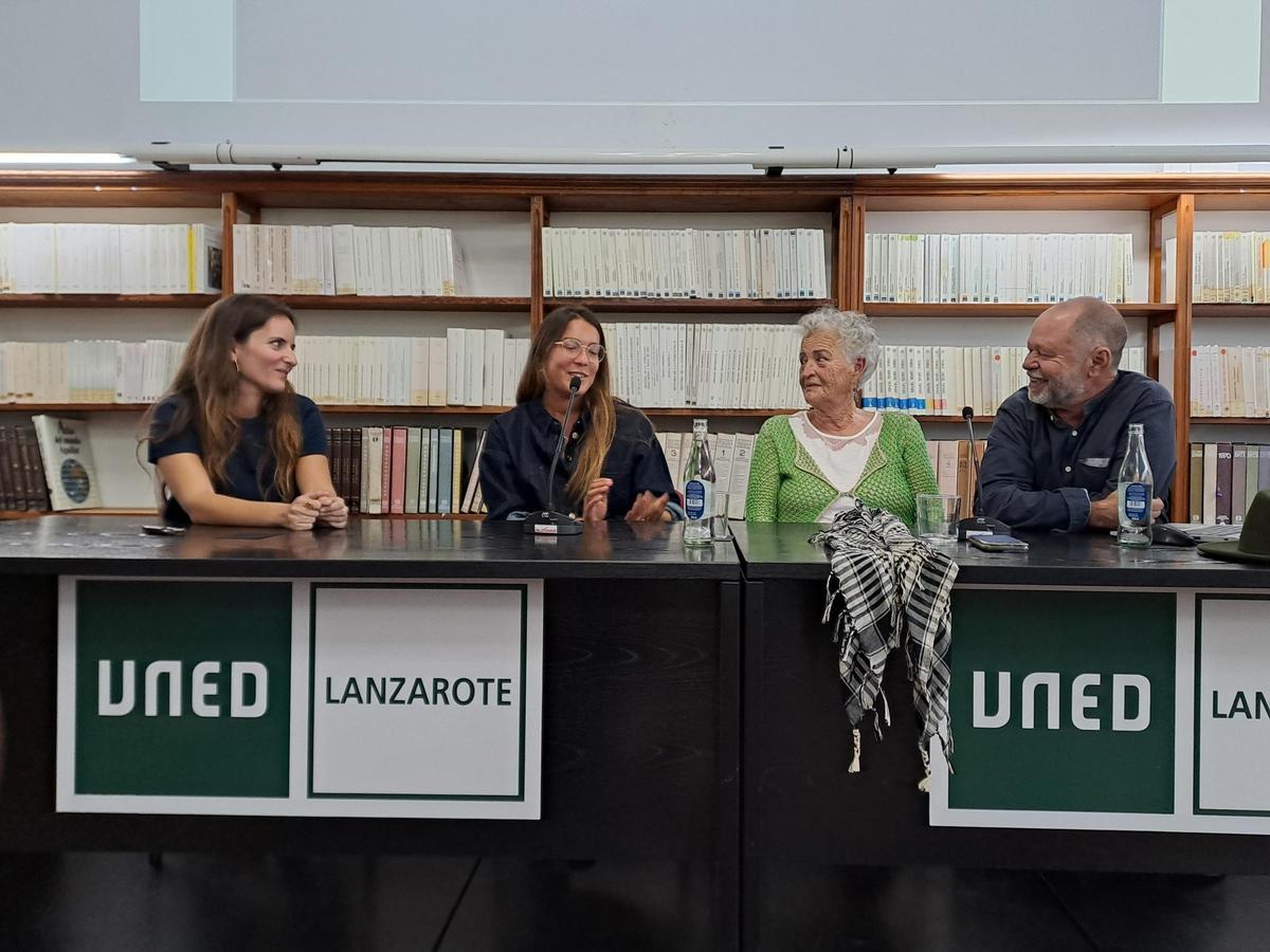 Presentación del inventario de árboles de Lanzarote, en el Aula Magna de la UNED, en Arrecife.