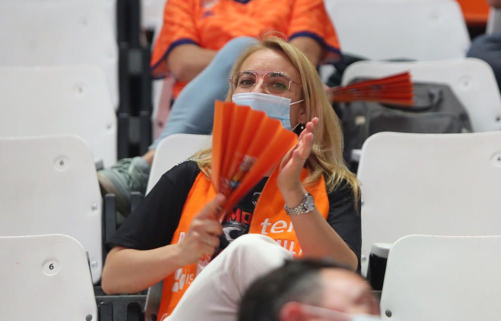 Pantallas gigantes en la Fonteta