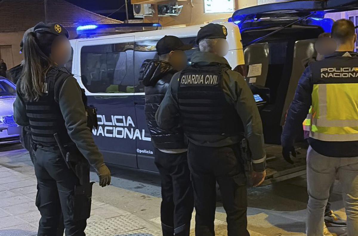 Localizados dos hombres con órdenes de detención en un operativo policial en Torre Pacheco y San Javier