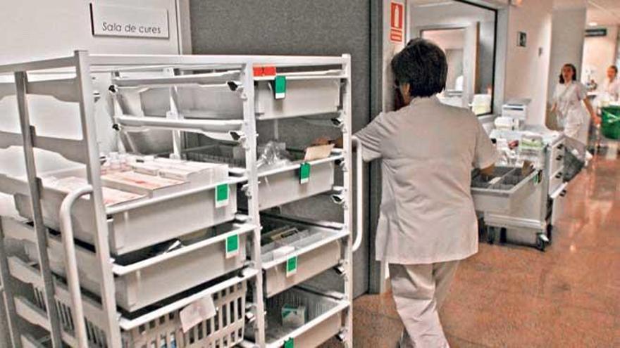 Faltan enfermeras en los hospitales de Balears y encontrarlas no es una tarea fácil.