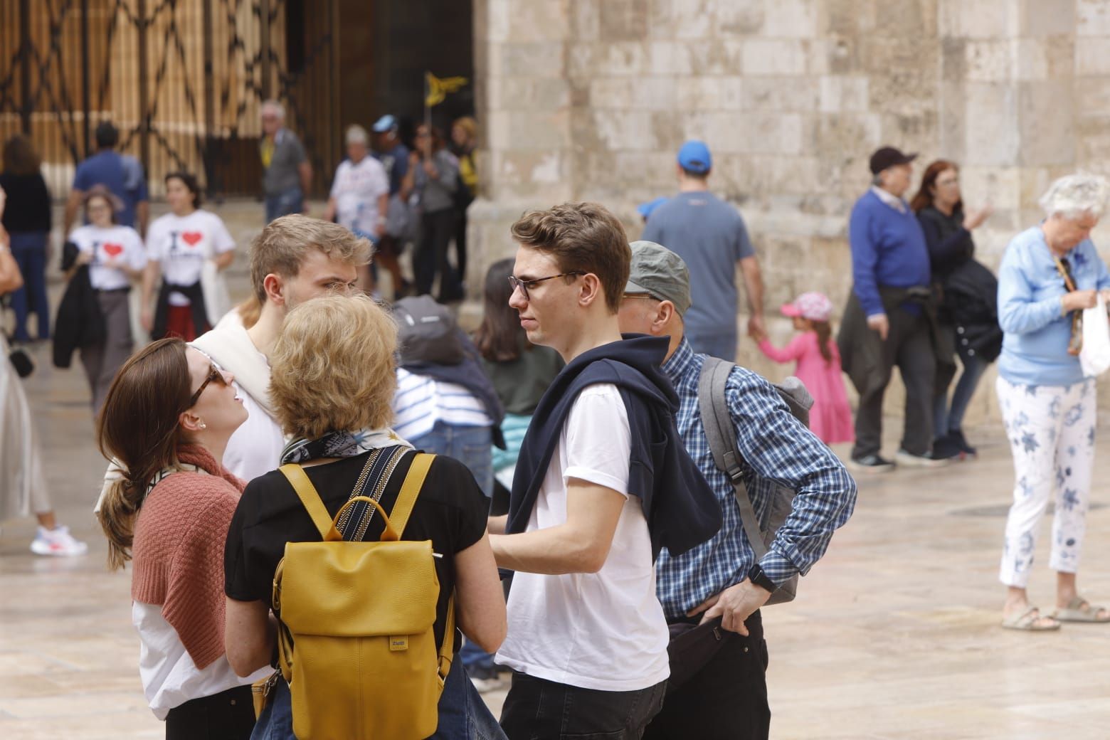 Llenazo en el centro de València en el fin de semana previo a las vacaciones de Semana Santa