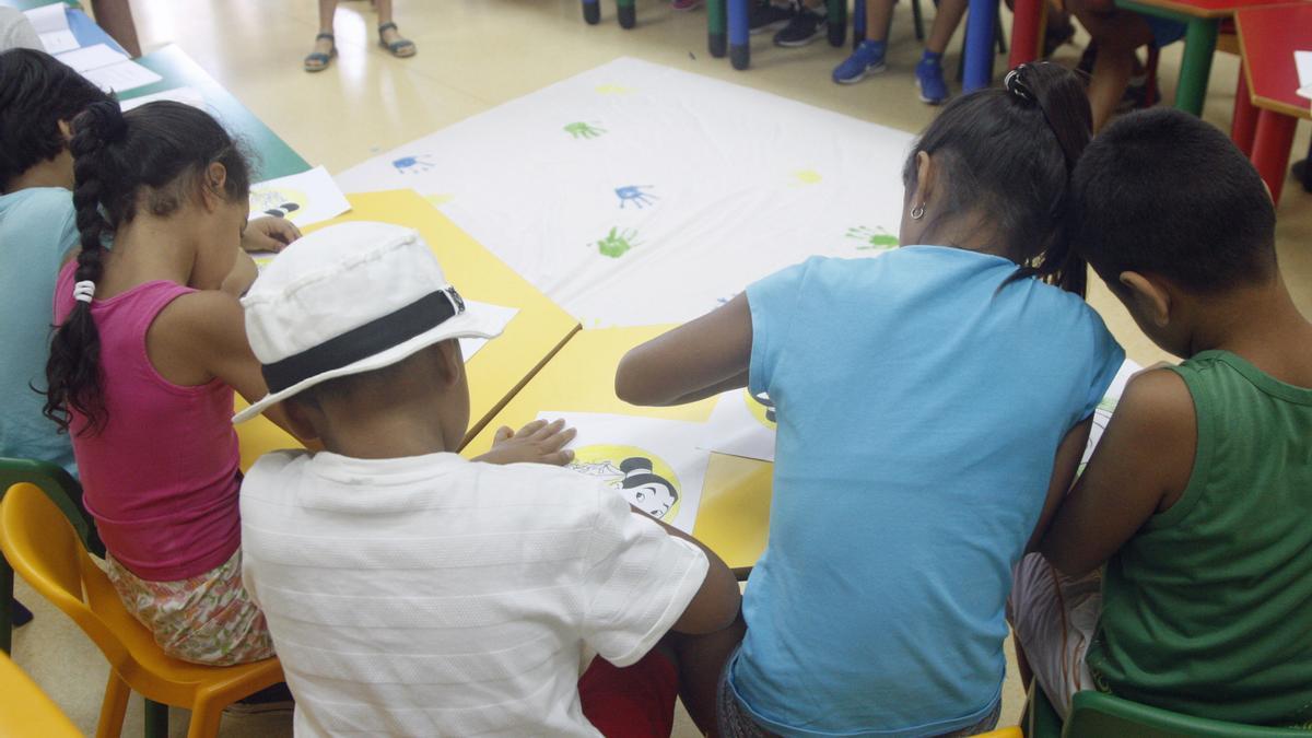 Alumnos en un centro de atención a la infancia de Murcia.