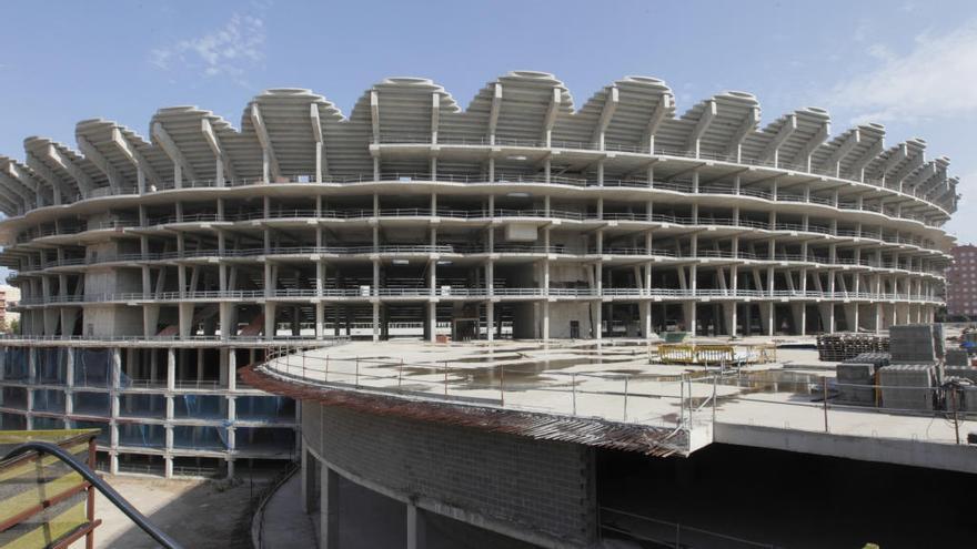 El estadio de Mestalla en Benicalap, a medio hacer.