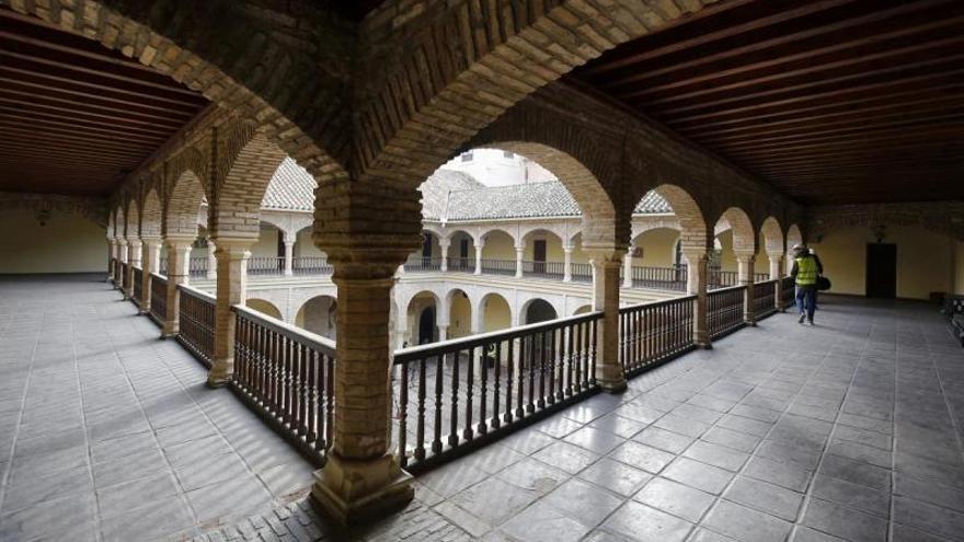 Un nido de cernícalos complica el final de la obra del Palacio de Congresos de Torrijos