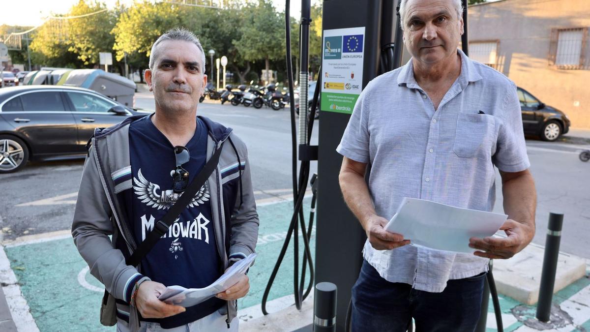 José Javier y Diego, dos de los afectados por el atraso de las ayudas.  | L.O.