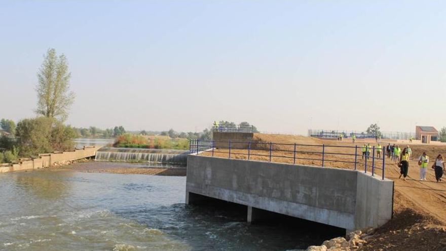 VIDEO | La inauguración del azud en el márgen izquierdo del Guadiana en Badajoz.