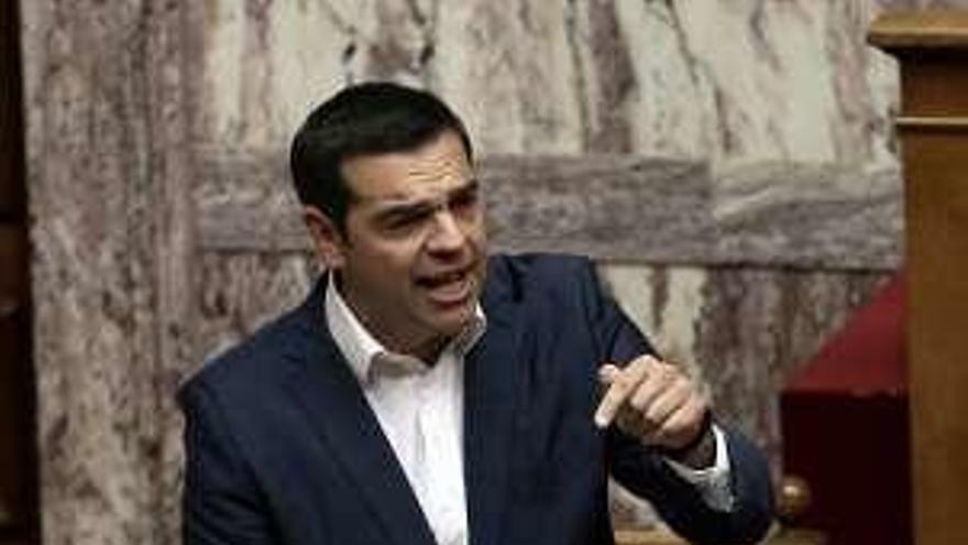 Tsipras, ayer, en el Parlamento.