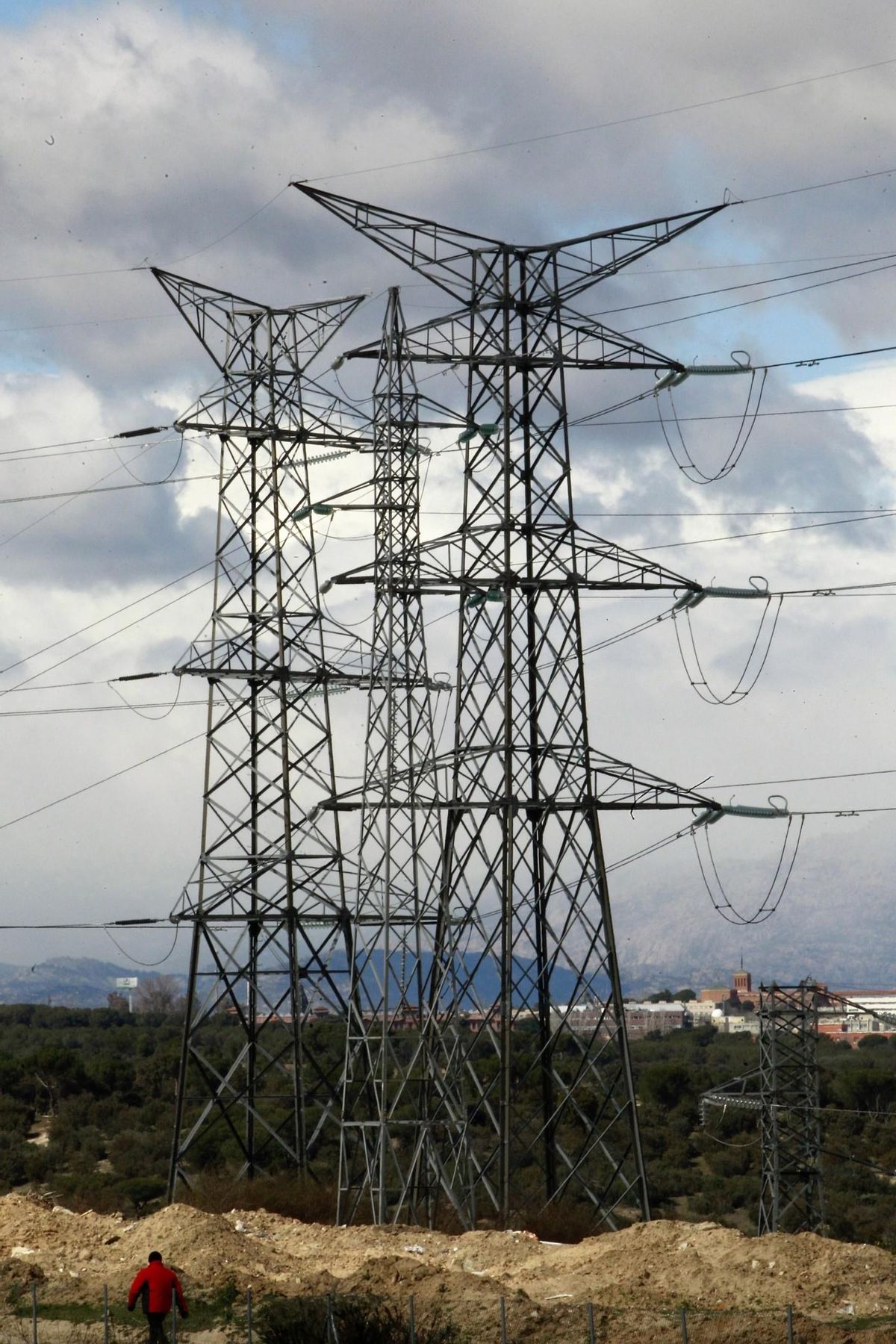 La falta de control de tensió de la xarxa elèctrica va provocar la gran apagada, segons l’informe europeu