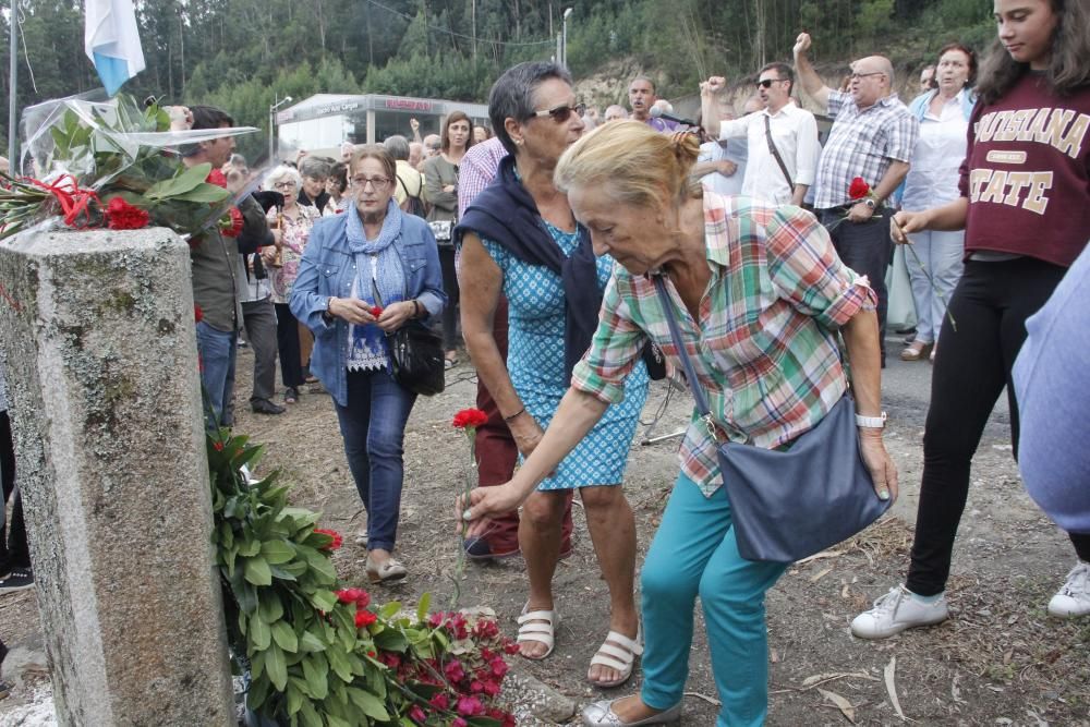 Cangas homenajea a las víctimas de Anguieiro