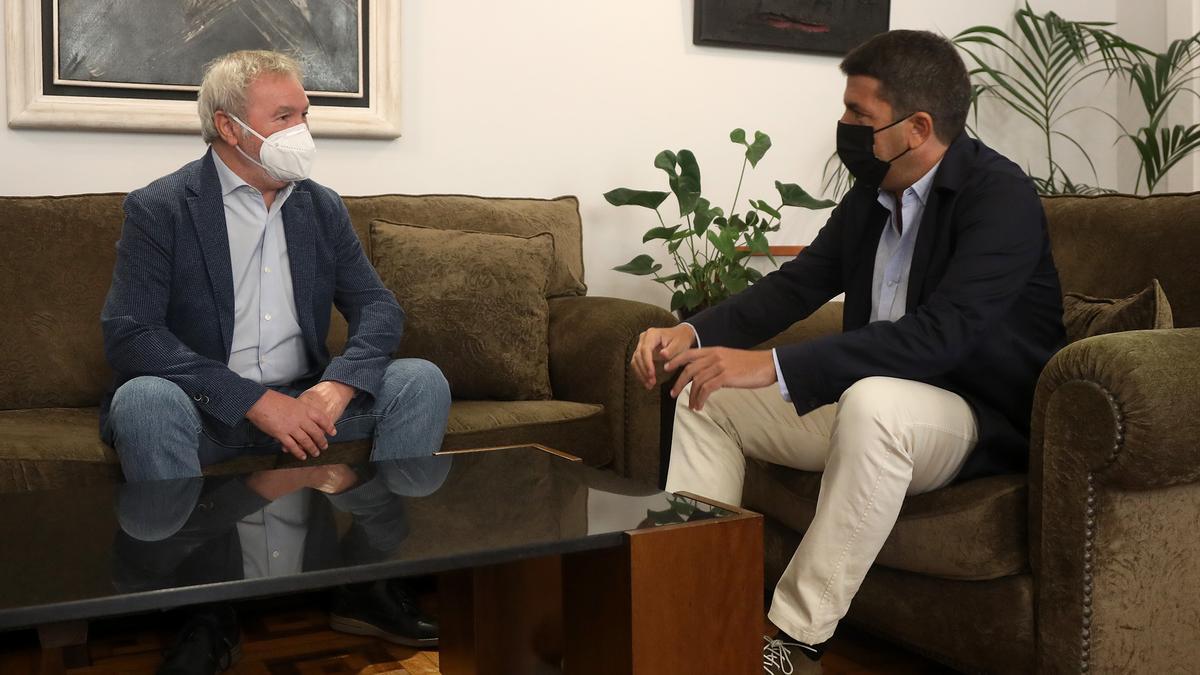 Carlos Mazón junto a Juan Antonio Gisbert durante un encuentro en la Diputación