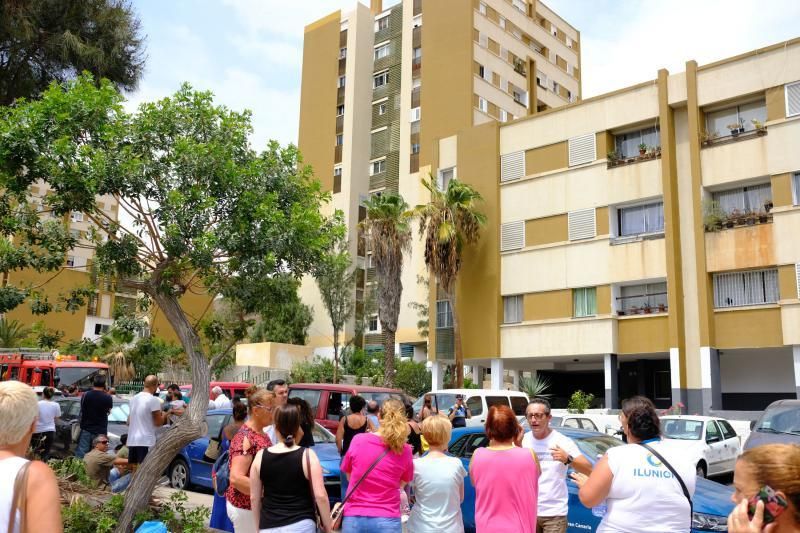 Incendio en un edificio de Jinámar