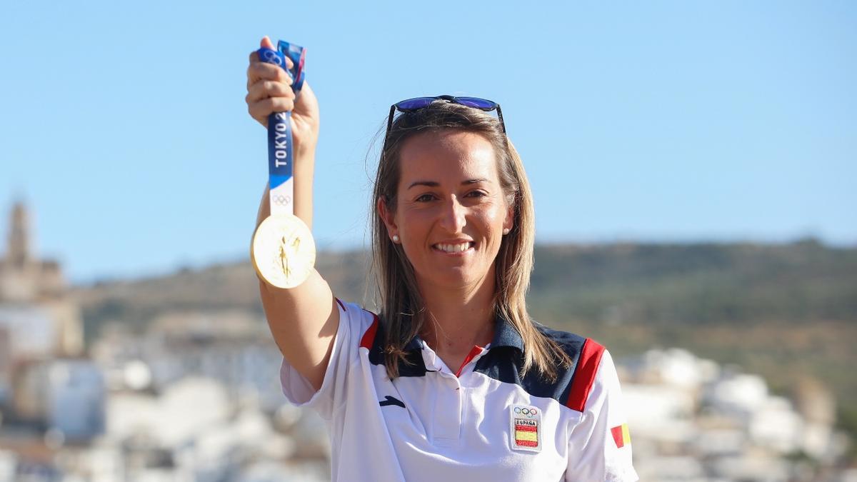 Fátima Gálvez, con la medalla que le acredita como campeona olímpica.