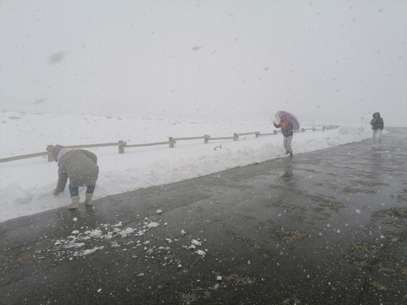 GALERÍA | Último sábado para disfrutar la nieve en la Laguna de Peces