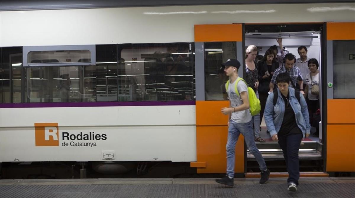 jrico34218676 barcelona 10 06 2016 huelga de cercacanias rodalies en la es170103115444