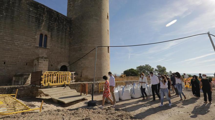 Las obras de rehabilitación en Bellver dejan al descubierto un muro medieval