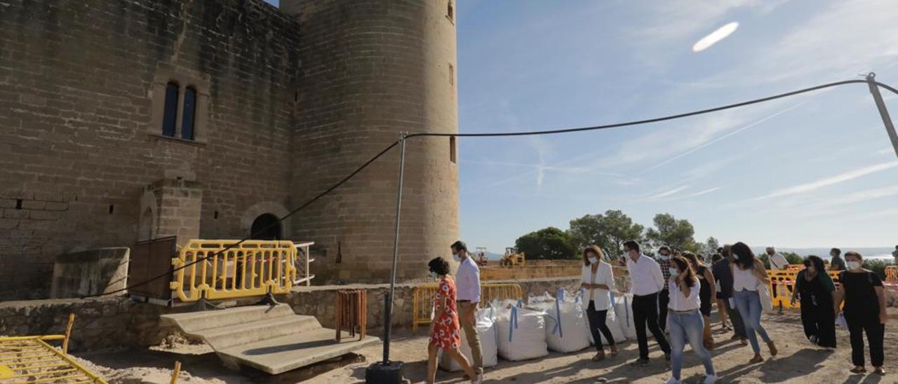 Las obras de rehabilitación en Bellver dejan al descubierto un muro medieval