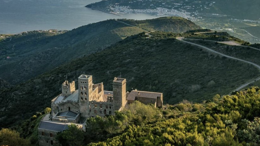 La Pujada a Sant Pere de Rodes dóna el tret de sortida a les celebracions del seu Mil·lenari