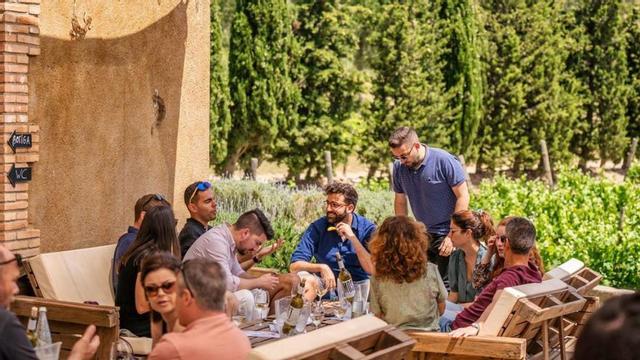 MasiaMarket uneix vi, gastronomia, música i artesania en un festival per a tots els públics | CELLER MASIA SERRA