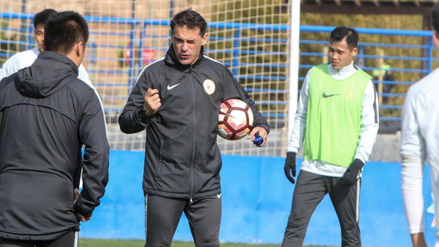 Luis García Plaza: &quot;La admiración por el juego de la Roja es lo que nos ha abierto las puertas de China a los españoles2