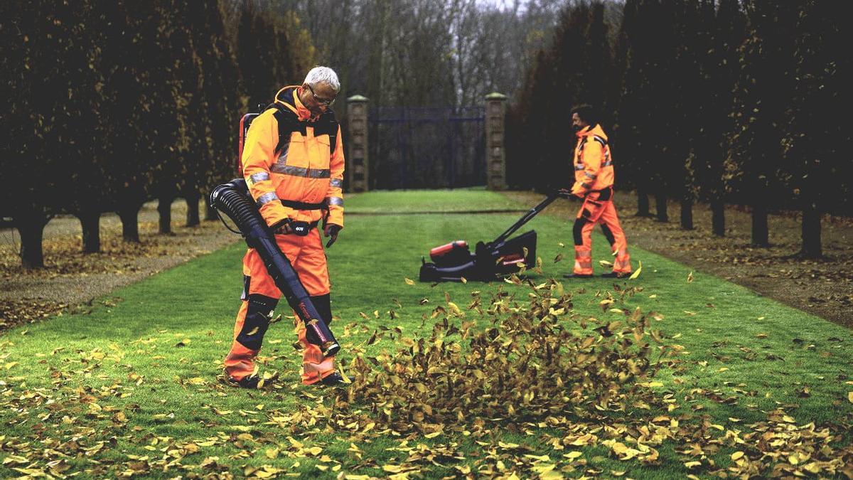 La maquinària de Kress utilitza una potent bateria elèctrica que es carrega en vuit minuts