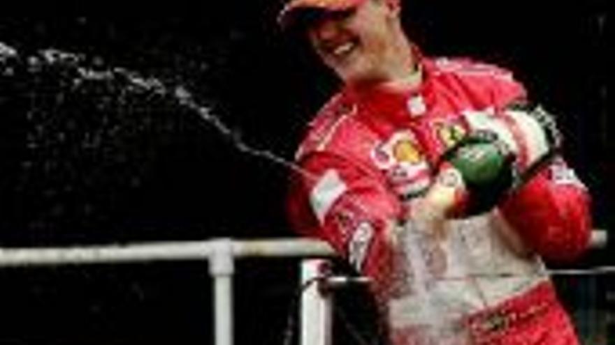Schumacher suma 80 triunfos