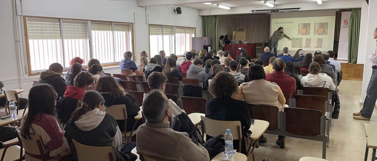 Una de las ponencias de las jornadas de comercio internacional en el González Allende de Toro.