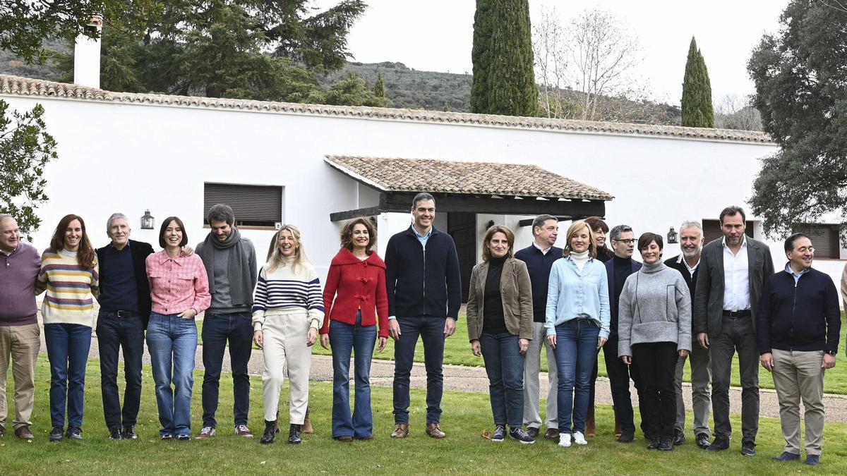 El Gobierno defiende el "diálogo" para "garantizar la paz social