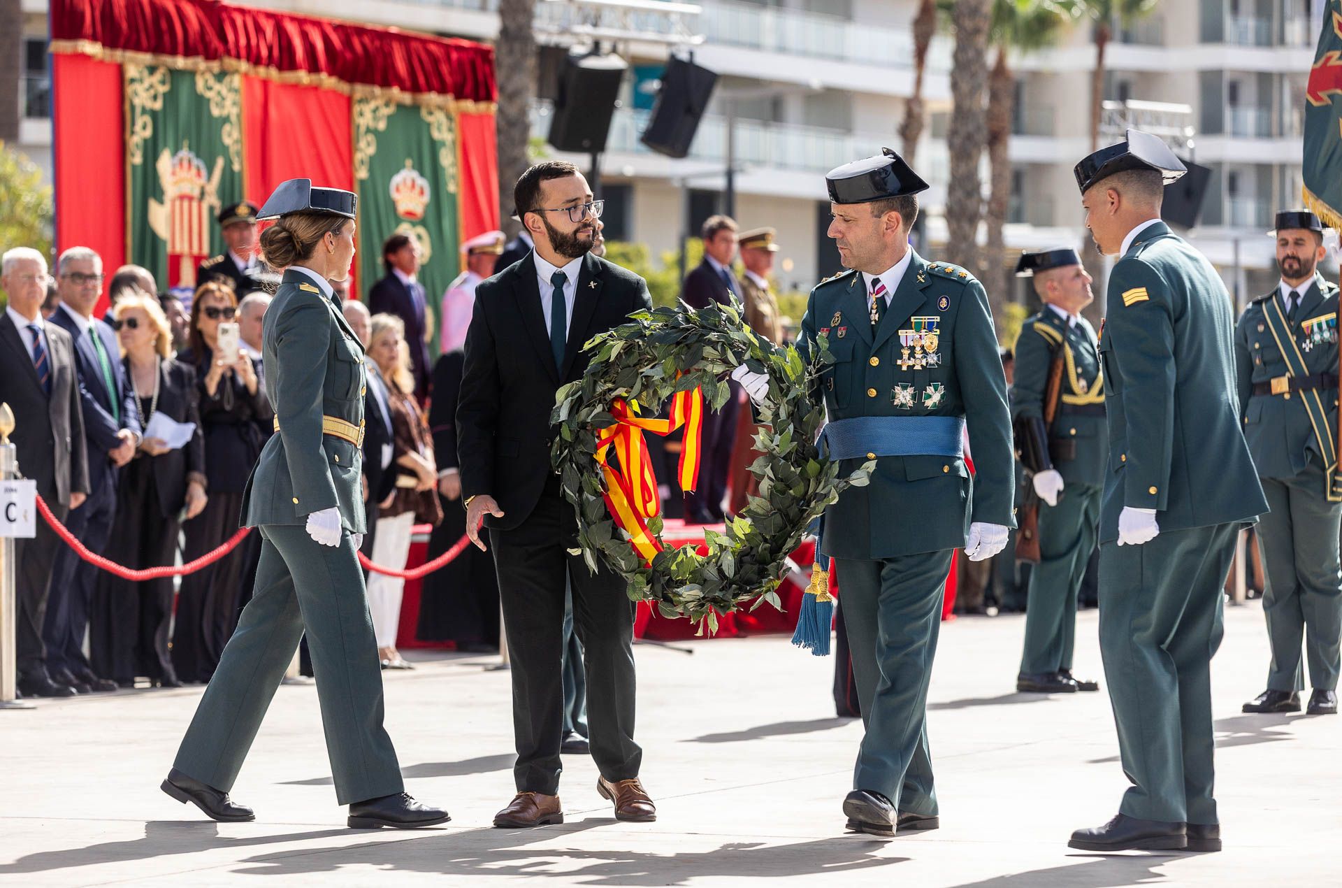 La Guardia Civil de Alicante celebra el día de la Virgen del Pilar en el Puerto