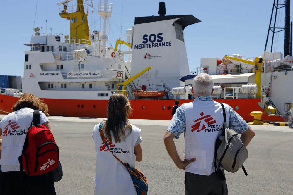 El 'Aquarius' abandona Valencia para seguir con su labor humanitaria