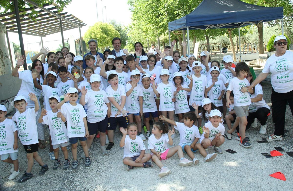 Alumnos de las Navas, que han participado en las actividades con motivo del Día del Medio Ambiente.