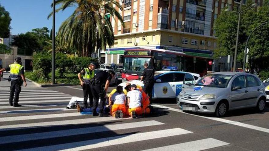 Accidente ocurrido esta mañana en la avenida del Cid de València.
