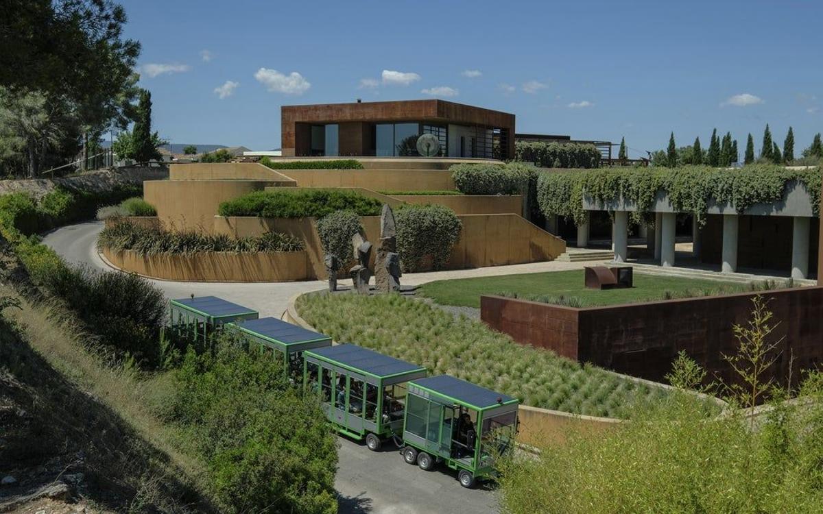 Familia Torres - Pacs del Penedès, Bodega