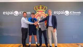 Javier Aguirre renueva por el Real Mallorca