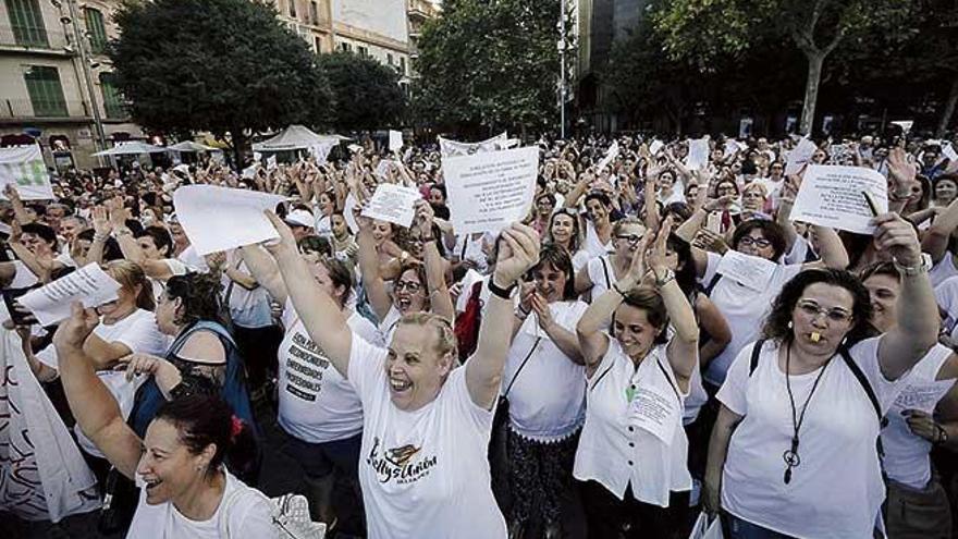 Imagen de una manifestaciÃ³n de camareras de piso de Balears.
