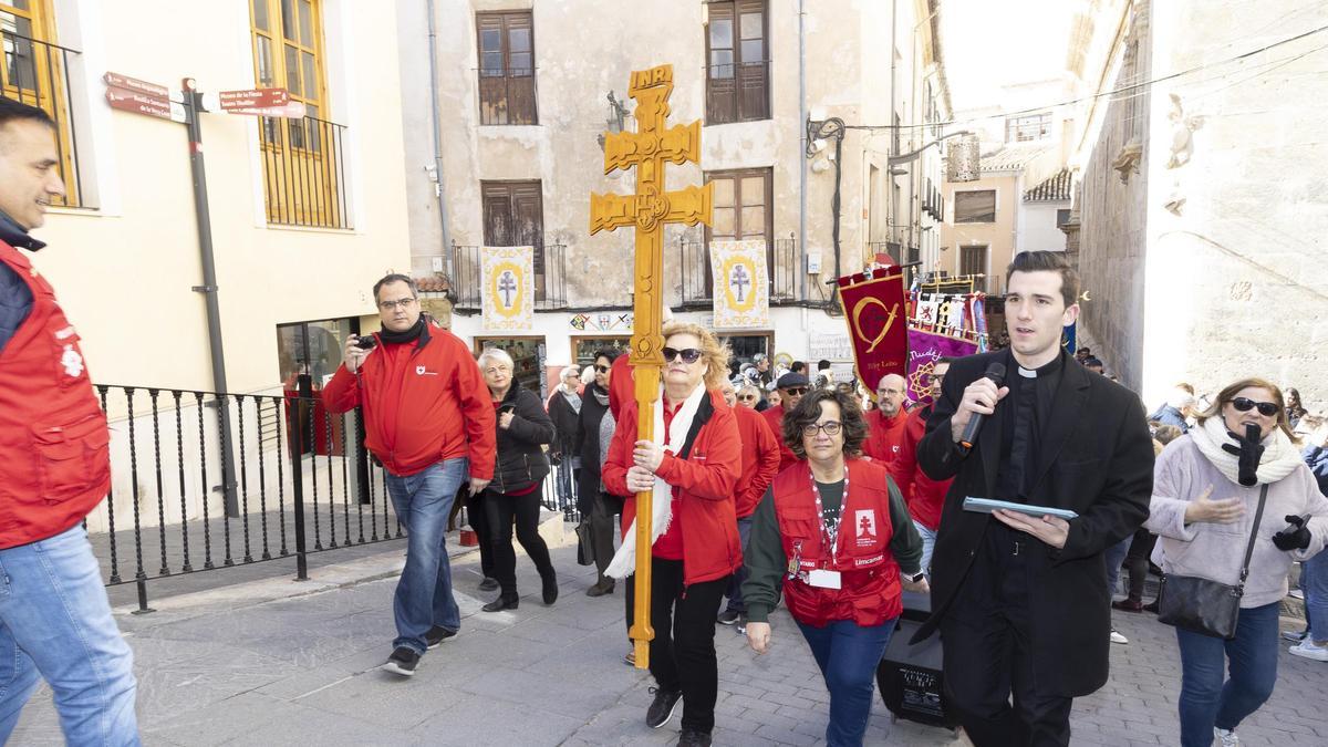 Peregrinos ascendiendo a la Basílica de la Vera Cruz de Caravaca, durante este Año Jubilar 2024