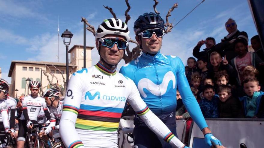 Landa posa junto a Valverde.