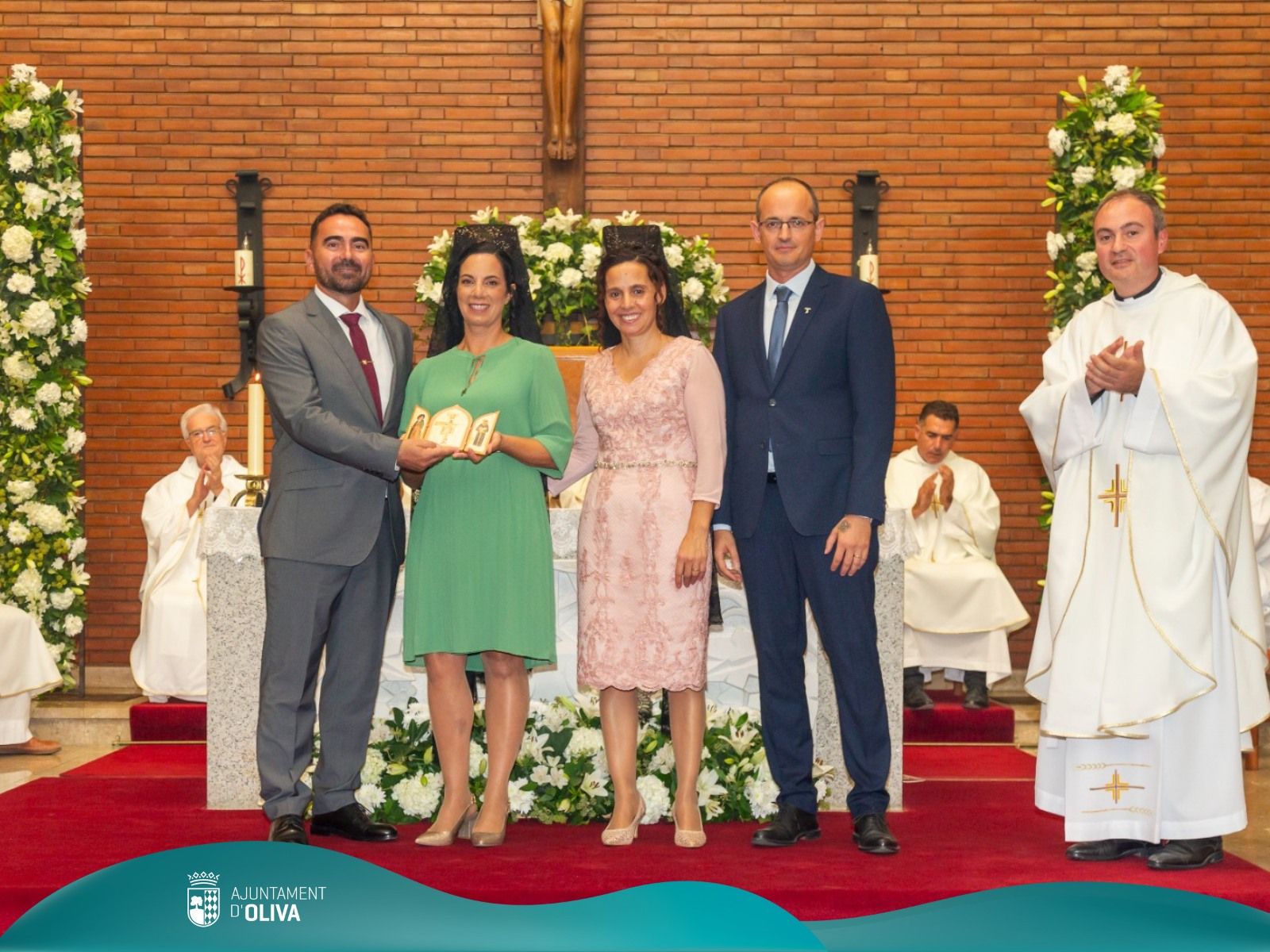 La lluvia respeta la procesión de Sant Francesc en Oliva