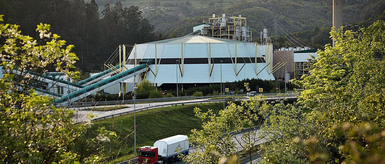 La central térmica de La Pereda, en Mieres. | Juan Plaza