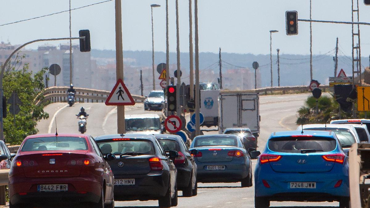 Paso elevado en dirección a Urbanova desde Alicante.