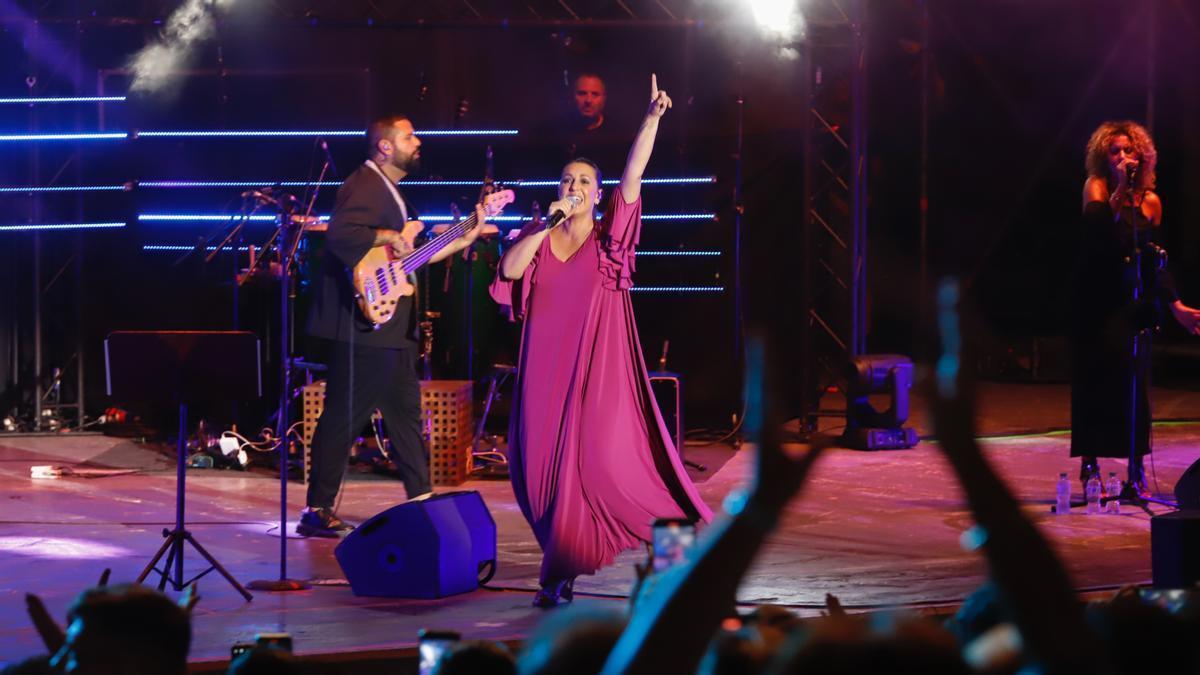 Niña Pastori anima la Axequía en el Cabaret Festival de Córdoba