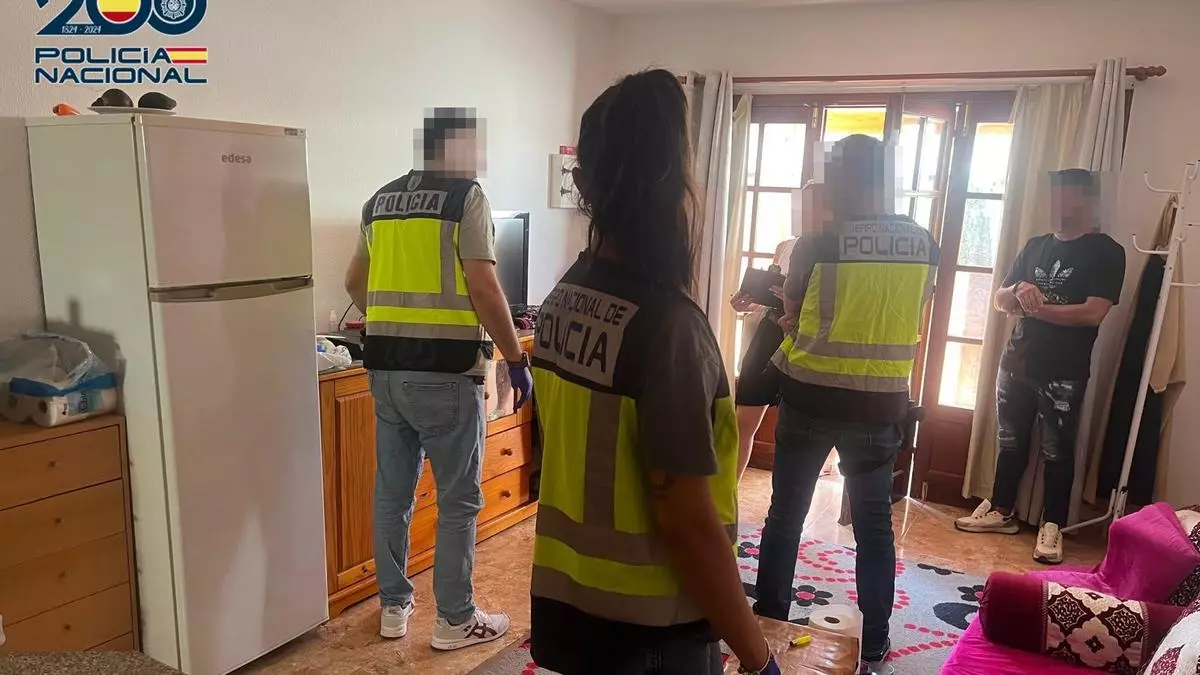 Golpe al tráfico de migrantes entre Marruecos y Canarias: cobraba más de 4.000 euros por persona que traía en cayuco a las Islas