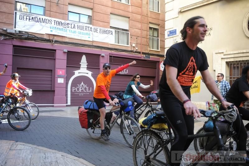 Protesta en bicicleta contra el fracking