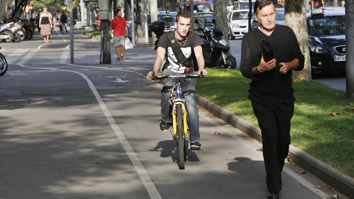 &quot;Me encanta pasear el carril bici, lástima que haya tanto ciclista&quot;